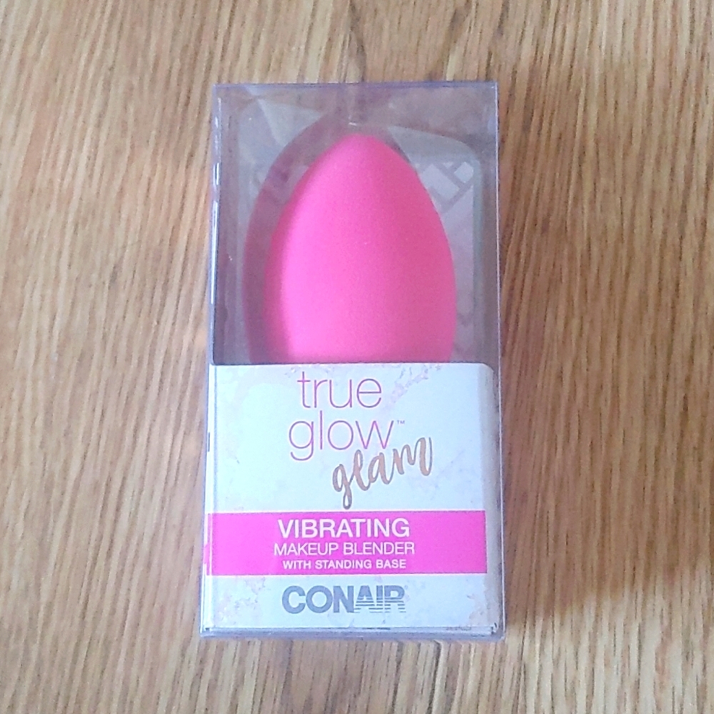 True Glow Glam Vibrating Makeup Blender